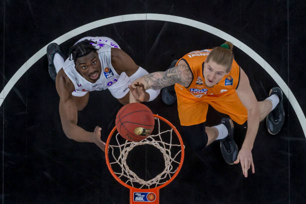 而76人在 而76人在